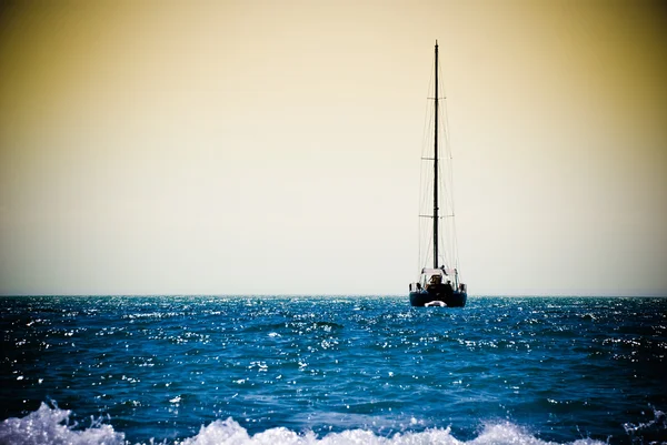 Båt i havet — Stockfoto
