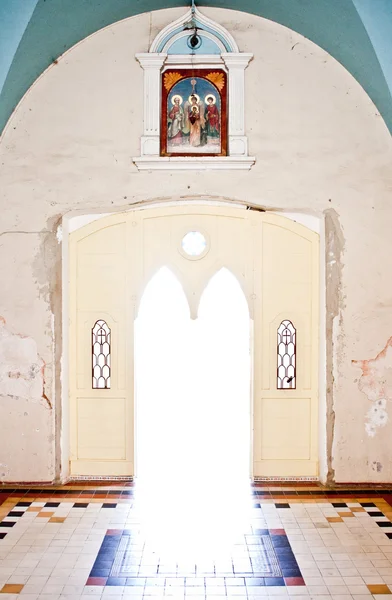 Deur van de kerk — Stockfoto
