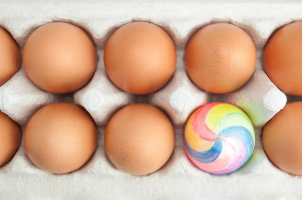 Easter egg in crate — Stock Photo, Image