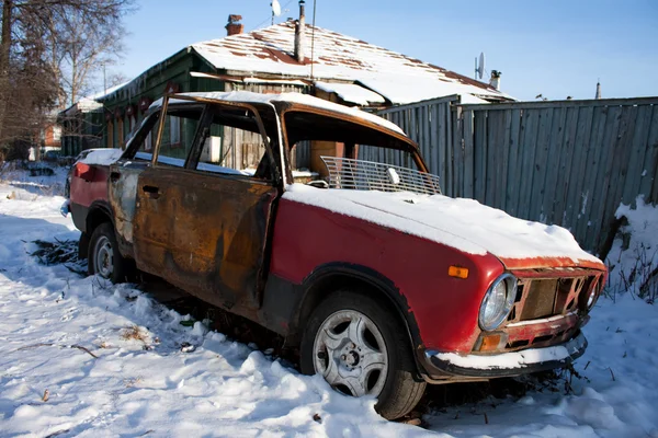 Roestige oude auto — Stockfoto