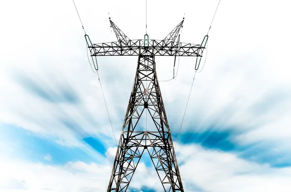 Pilone della rete elettrica — Foto Stock