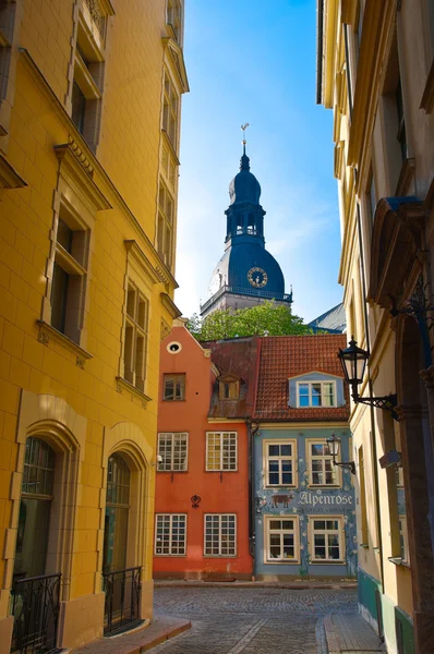 Riga rua da cidade velha — Fotografia de Stock