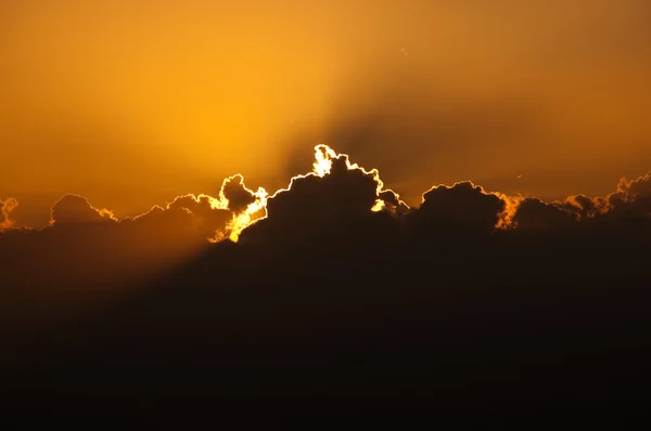 Pôr do sol nublado — Fotografia de Stock