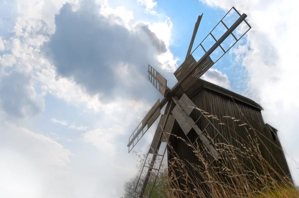Old windmill with cloudy sky — Stock Photo, Image