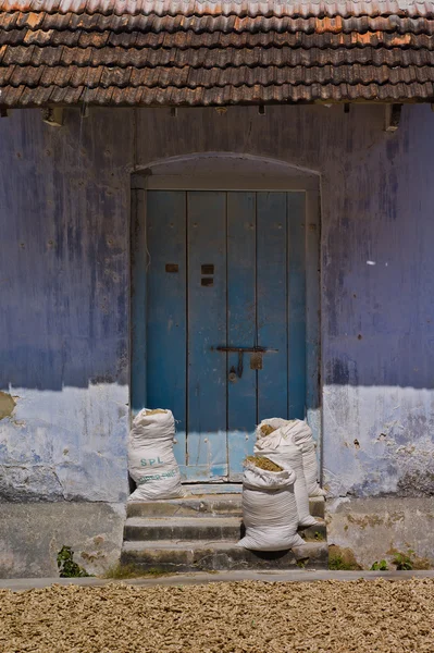 Gölgeli kapı — Stok fotoğraf