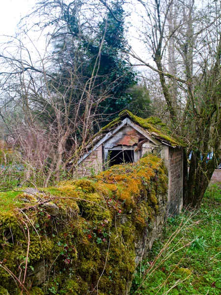 Stone shed in cotswold — Stockfoto