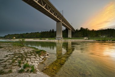 Isar Nehri Köprüsü