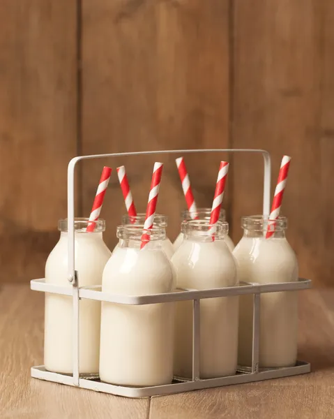 Garrafas de leite vintage — Fotografia de Stock