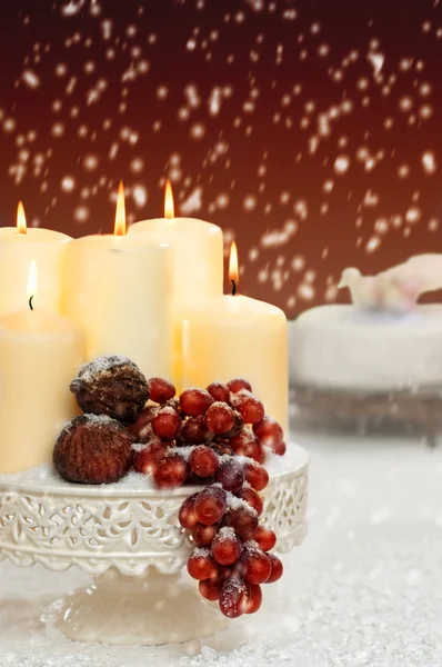 Kerstmis Stilleven met druiven — Stockfoto