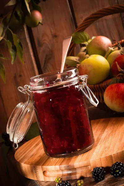 Marmellata di mele e more — Foto Stock