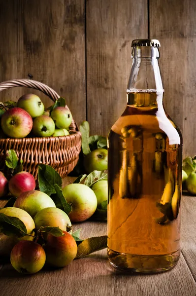 Bottled Cider With Apples — Stock Photo, Image