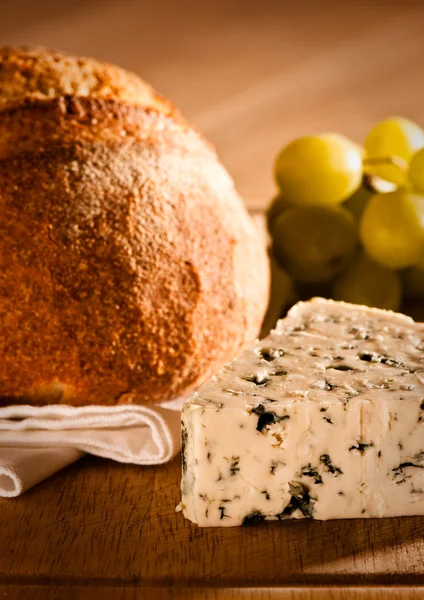 Pan rústico con queso — Foto de Stock