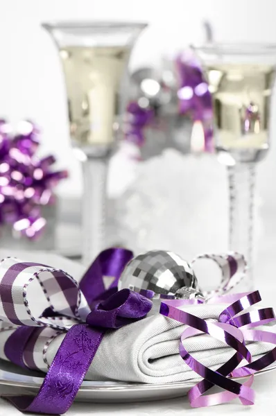 紫色圣诞餐桌 — 图库照片