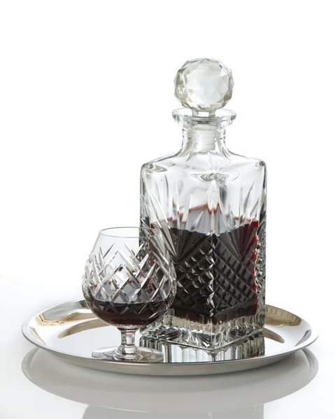Rum em decantador com vidro — Fotografia de Stock