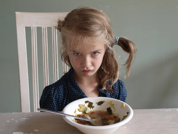 Angry girl does not eat — Stock Photo, Image