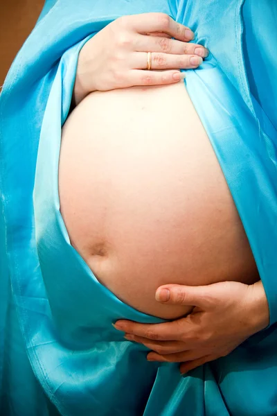 怀孕妇女的腹部 — 图库照片