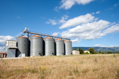 Grain silo's clipart