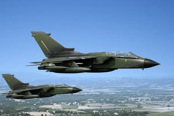 Two green fighter jets — Stock Photo, Image