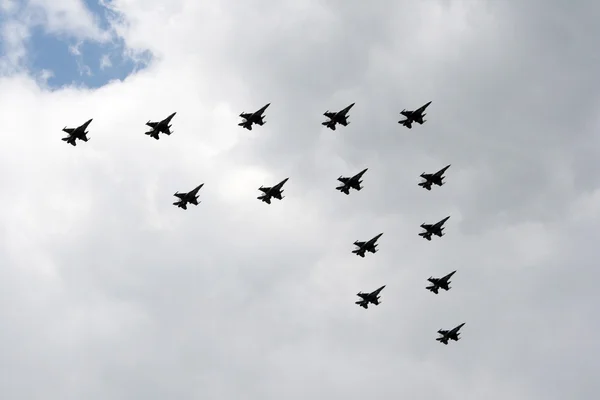 Облёт f-16 — стоковое фото