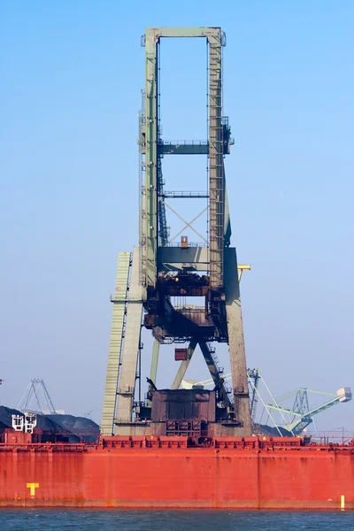 stock image Shipping dock crane