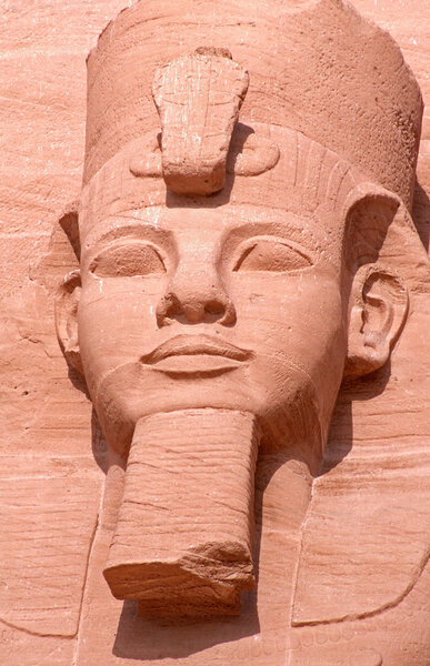 Статуя Рамсеса II

