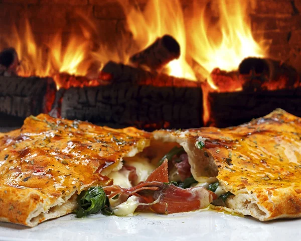 Calzone de pizza — Fotografia de Stock