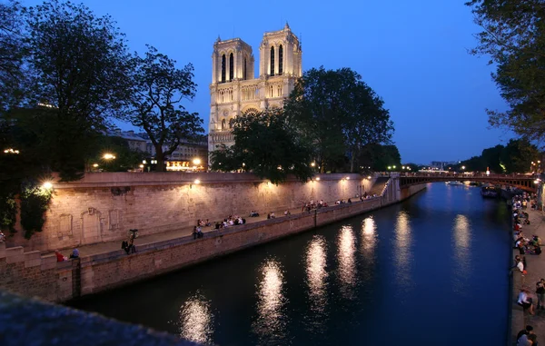 Notre Dame at Night — Stock Photo, Image