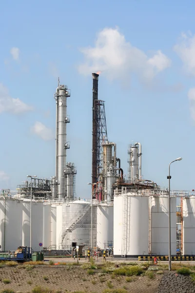 Rafinerii ropy naftowej i magazynów — Zdjęcie stockowe