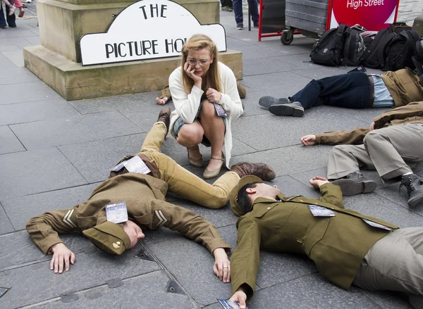 Jogando Morto no Festival de Edimburgo Fringe — Fotografia de Stock