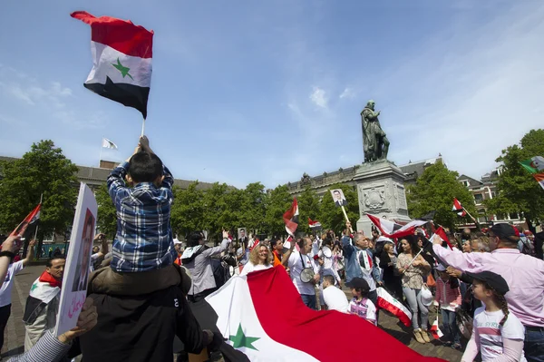 Syriërs rally voor assad — Stockfoto