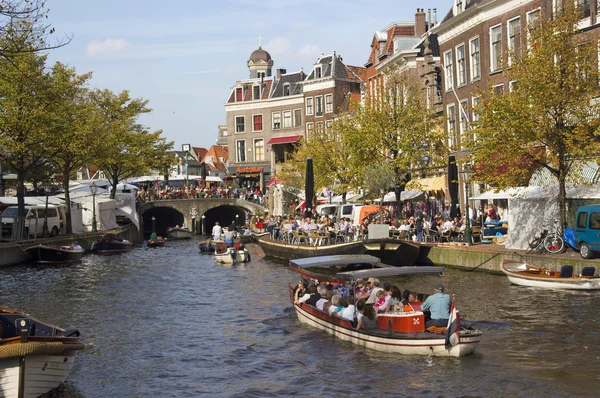 Canal in Leida, Olanda — Foto Stock