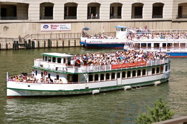 Stock image Sightseeing Boats Take Tourists Down Chicago River