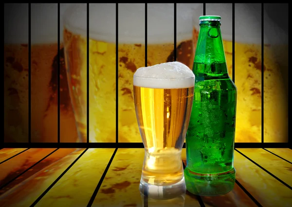 Copo e garrafa de cerveja Fotografia De Stock