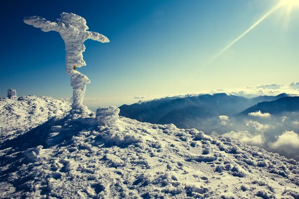 Зимняя вершина горы — стоковое фото