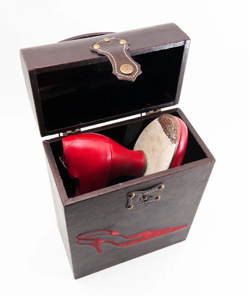 Boty na flamenco v dřevěné krabici — Stock fotografie