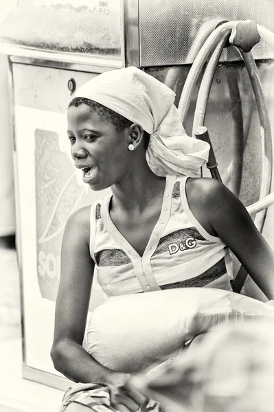 Бенинская симпатичная девушка — стоковое фото