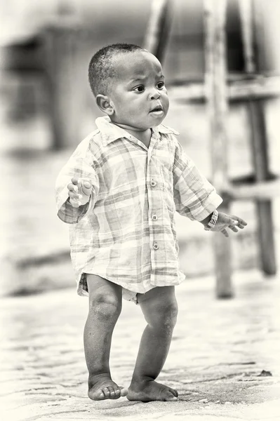 Piękne małego chłopca z Beninu — Zdjęcie stockowe
