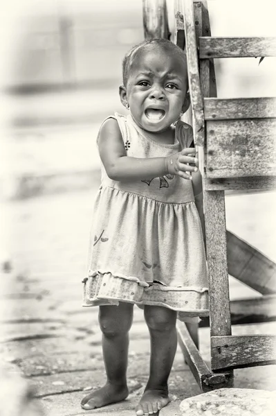 Niña Benin llora — Foto de Stock