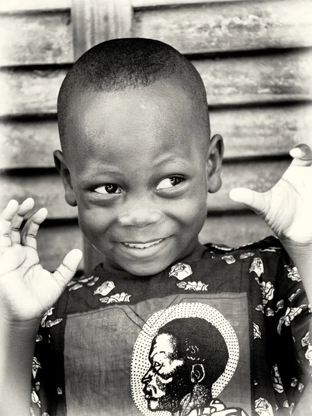 一个非常可爱的贝宁男孩的肖像 — 图库照片