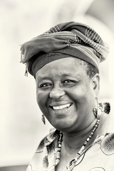 Heureuse femme ghanéenne — Photo