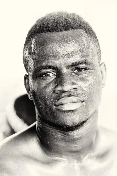Gana'lı genç bir adam portresi — Stok fotoğraf