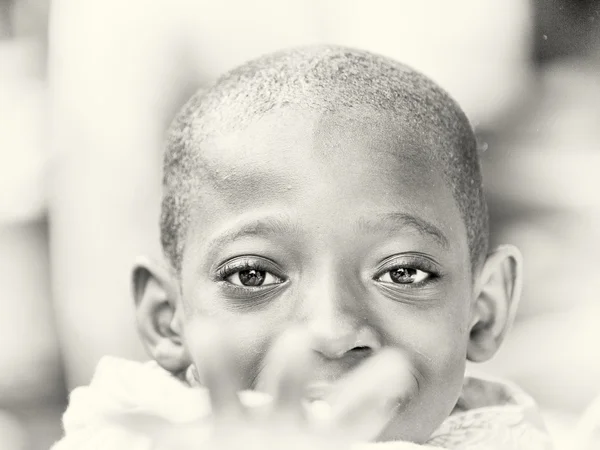 Hermosos ojos de un niño ghanés — Foto de Stock