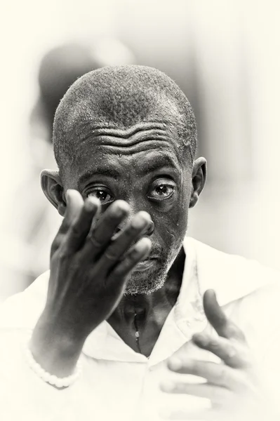 A un hombre de Ghana no le gusta estar en la foto —  Fotos de Stock