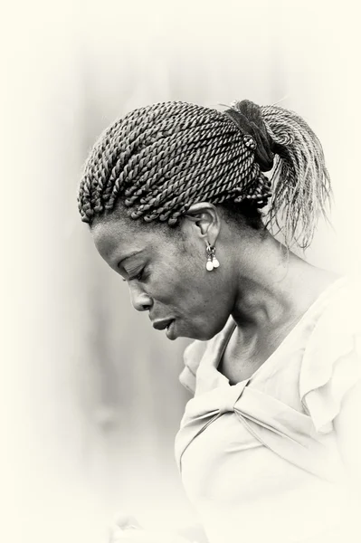 ロープのような毛とガーナの女性のプロファイル — ストック写真