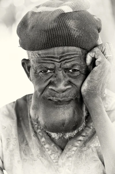 Портрет старика из Ганы — стоковое фото
