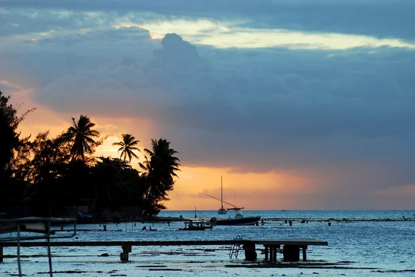 zonsondergang in moorea.