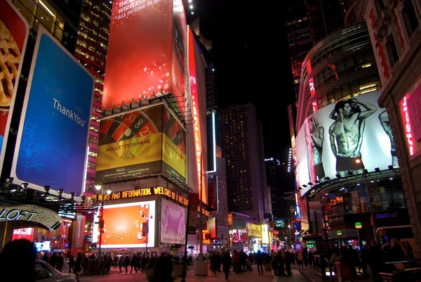 Таймс Сквер ночью — стоковое фото