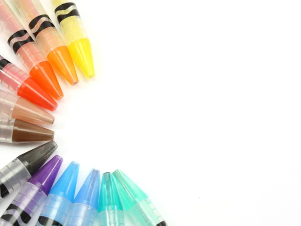 Halvcirkel av färgpennor — Stockfoto