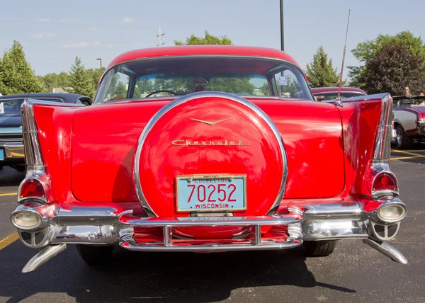Duas portas 57 Chevy Red Back View — Fotografia de Stock
