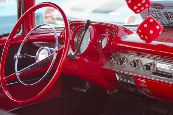 Deux portes 57 Chevrolet Rouge Intérieur — Photo